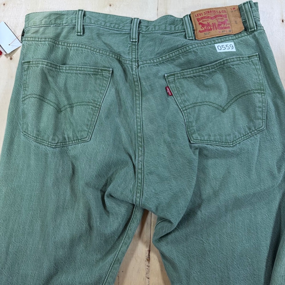 Levis 501 Mens 40x32 White Oak Cone Denim Jeans Green Button Fly Made Mexico - Picture 2 of 6
